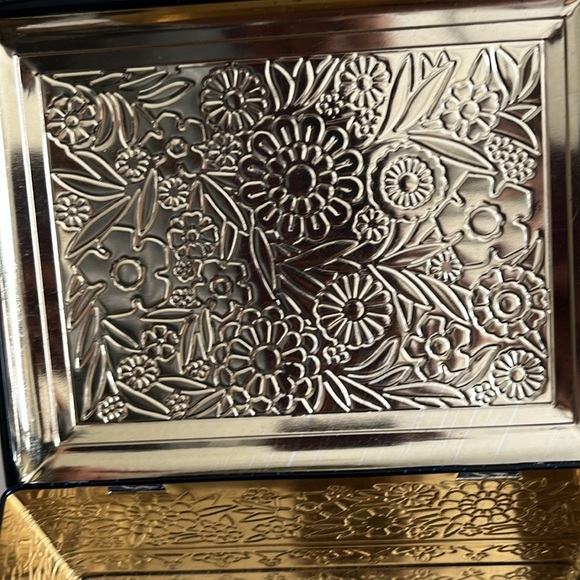 Container 6.5 x 5.5 inches - Picture 5 of 6